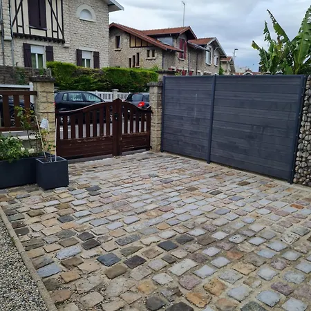 Prázdninový dům Artist House With Piano And Charming Garden *