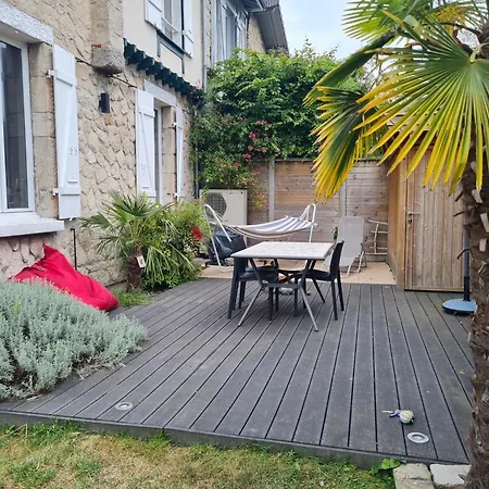 Artist House With Piano And Charming Garden